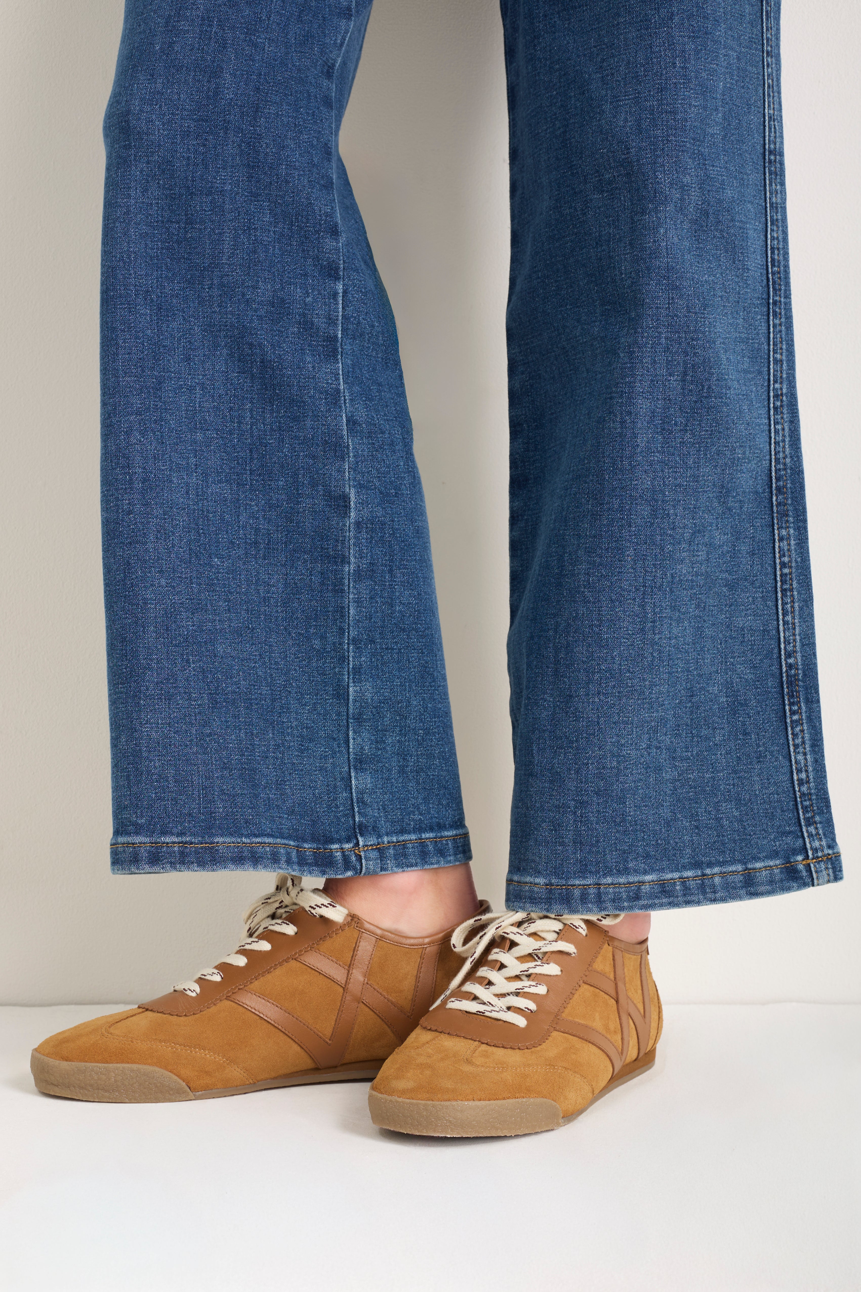 Gaia Trainer - Caramel Suede