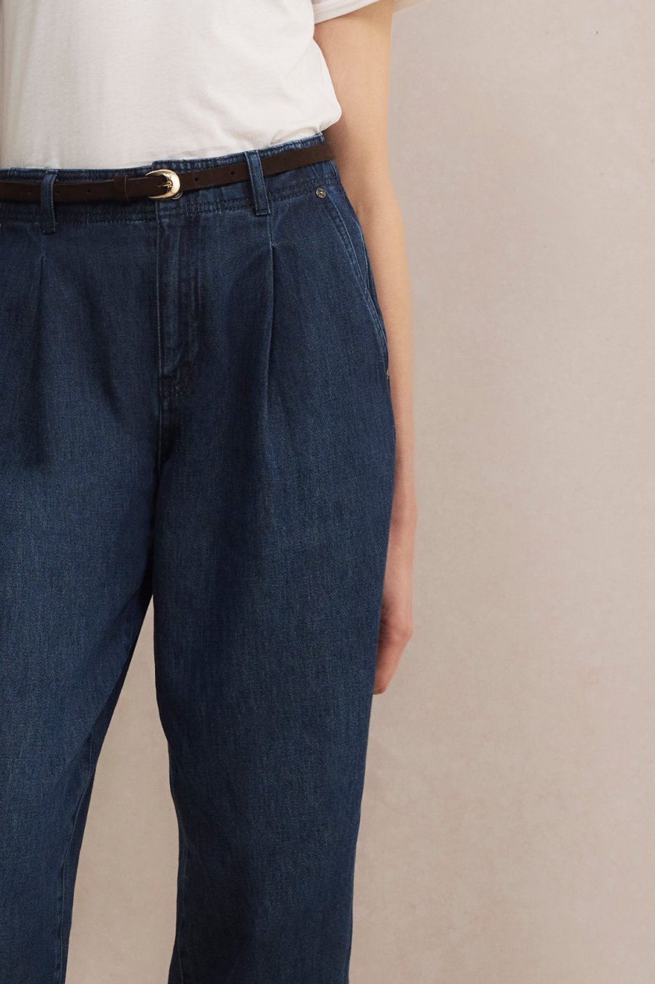 Macy Pleat Front Tapered Jean - Rinse Wash